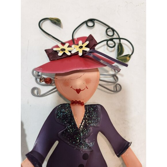 Red Hat Society--Paperback Book--Wall Plaque Decor 15" Metal Lady Figurine - Picture 4 of 9